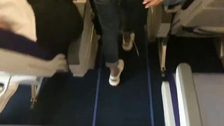 Бурный секс в туалете самолёта