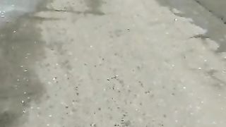 Очень старый дед снял себе дорожную шлюху