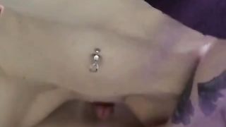 Парень сочно трахнул свою молоденькую неформалку