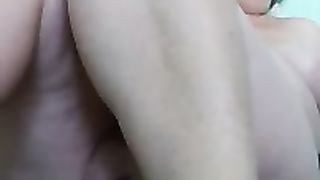 Пьяная мама мастурбирует бутылкой