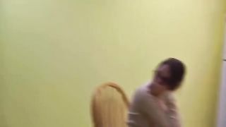 Отец мощно трахнул свою дочь на кухне