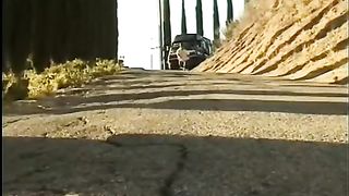 Блондинка трахается с карликом, которого сбила автомобилем