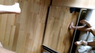 Муж трахает жену с пробокой в жопе