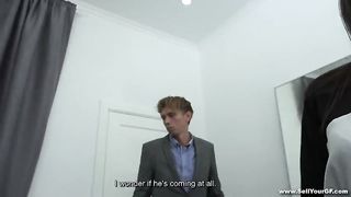 Решила проблему мужа на работе переспав с его начальником