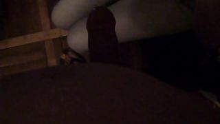 Пьяная в хлам подруга отсосала парню член