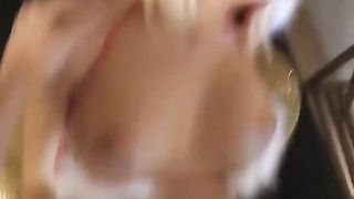 Нарядилась для мужа в снегурочку шлюху