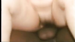 Преступник трахает лилипутку следователя в его рабочем кабинете