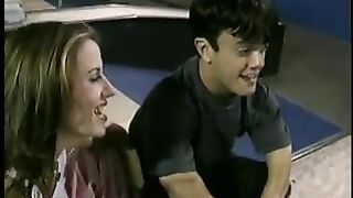 Продавщица магазина уломала карлика на секс