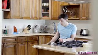 Мастер класс от грудастой мамки