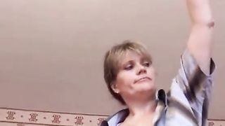 Зрелая мамка наслаждается от юного хера сына