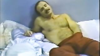 Темнокожая малышка умело справилась с белым членом