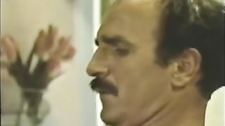 Темнокожая малышка умело справилась с белым членом