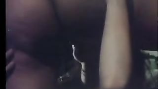 Подружки развлекаются в позе шестьдесят девять