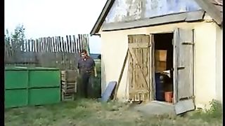 Деревенские оргии с грудастыми сучками