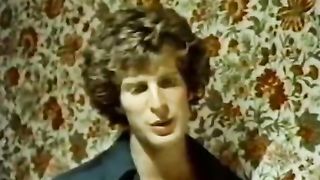 Поделилась стоячим хером со своей подругой