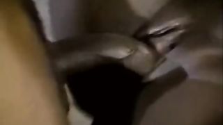 Секс темнокожих влюбленных на столе