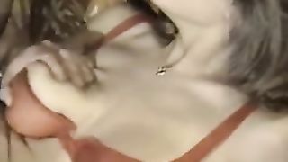 Отсосала хер и отдалась раком