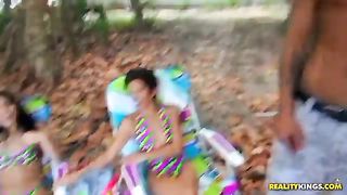 Молоденькие девочки страстно стонут от наслаждения