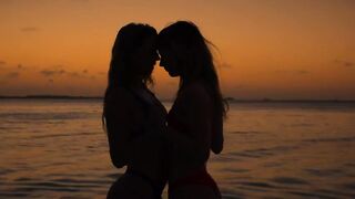 Шикарная красотка трахнула парня подруги