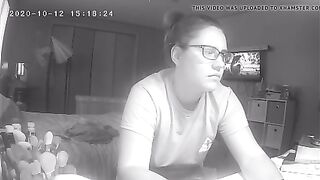 Студентка пропустила домашнее задание ради мастурбации на лесбийское порно